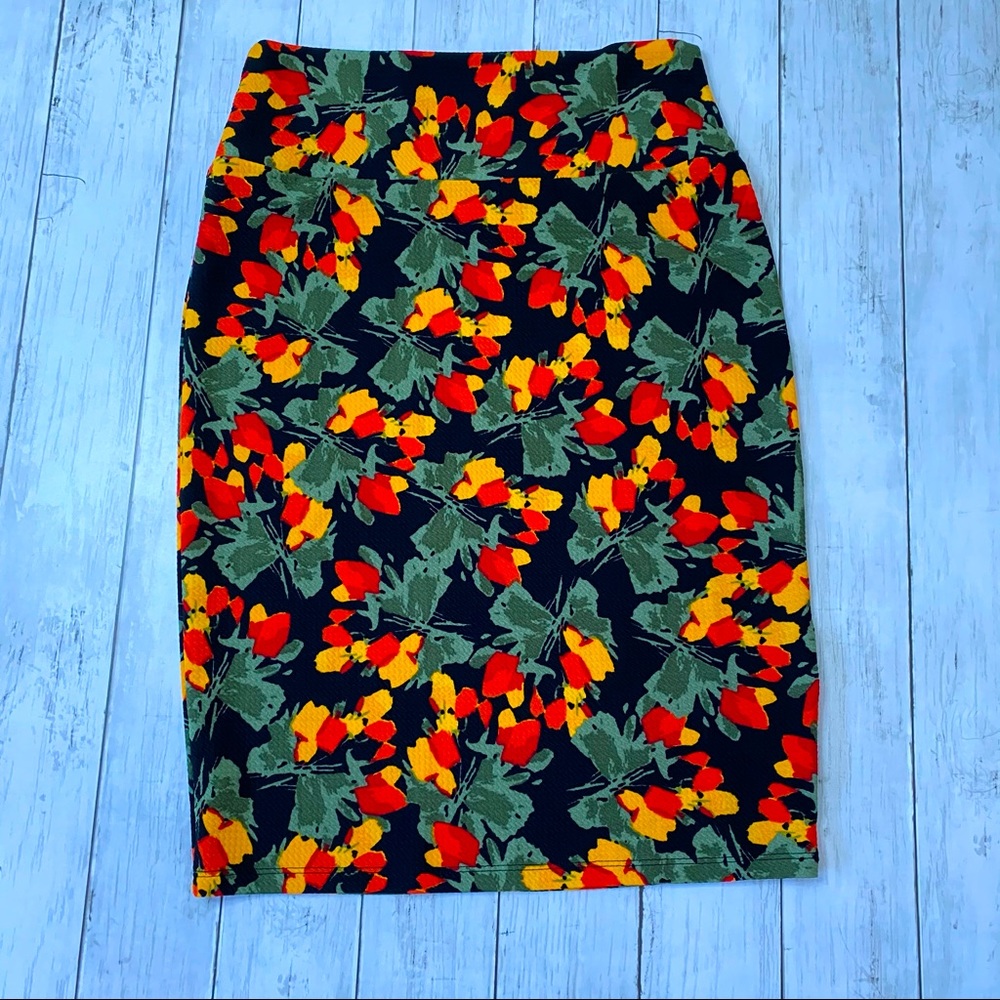 SALE NWOT LULAROE CASEIE PENCIL SKIRT Final Sale